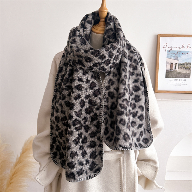 Осенне-зимний леопардовый шарф – обзор и цена Woven Scarf Blanket