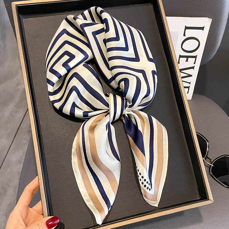 Роскошный брендовый шейный пла – обзор и цена Ascot Neck Scarf